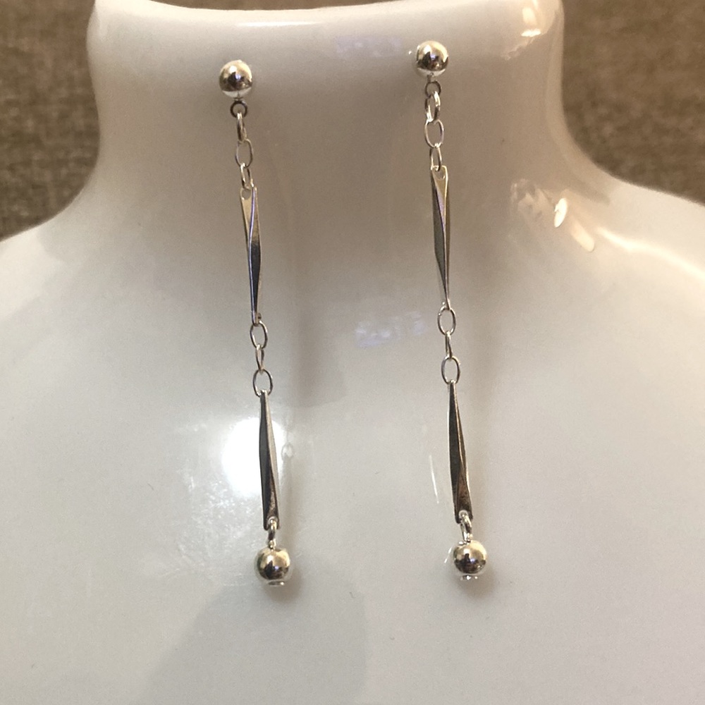 ❤️ Long silver earrings - Picture 2 of 3